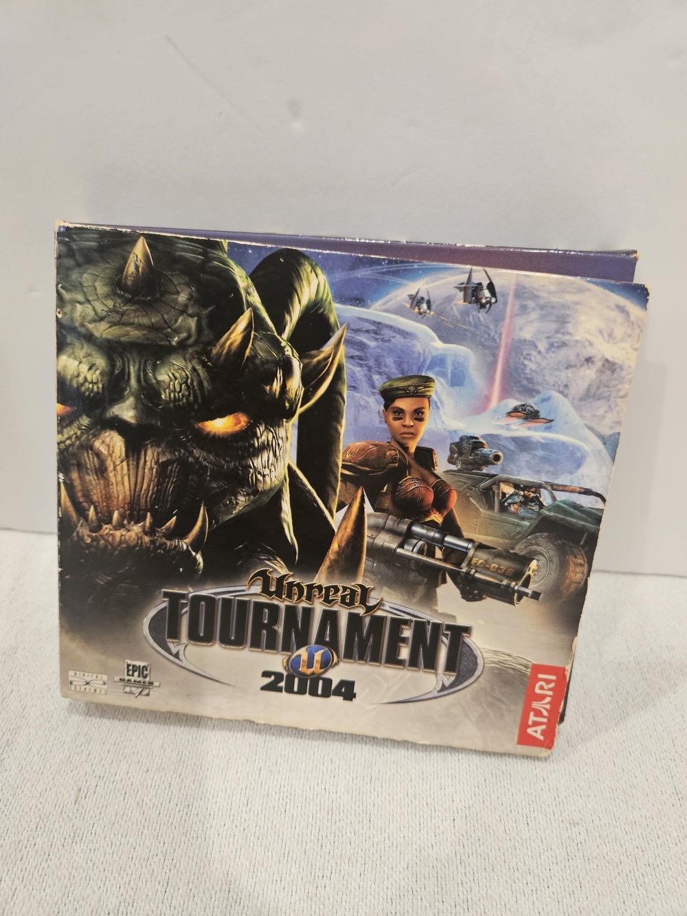 Atari Unreal Tournament 2004 PC Game - Blue/Gray Cover